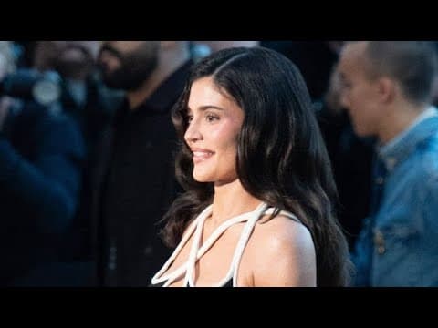 Kỳ nghỉ Hy Lạp của Kylie Jenner: Phản ánh về vai trò giới và kỳ vọng xã hội