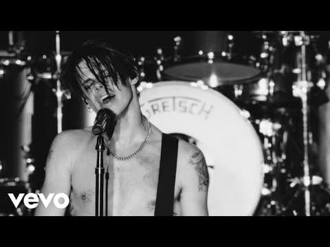 YUNGBLUD's 'Idols' Album: A Bold Exploration of Gender and Identity