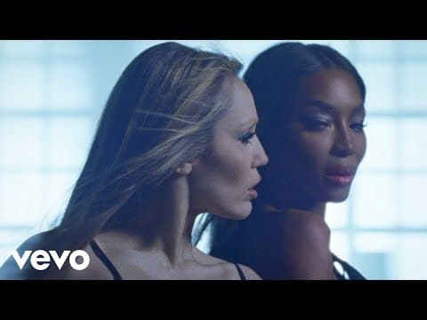 Miley Cyrus và Naomi Campbell phát hành "Mỗi Cô Gái Bạn Từng Yêu"