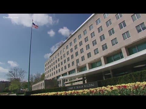 ホワイトハウス、解雇された連邦職員の復職命令を非難